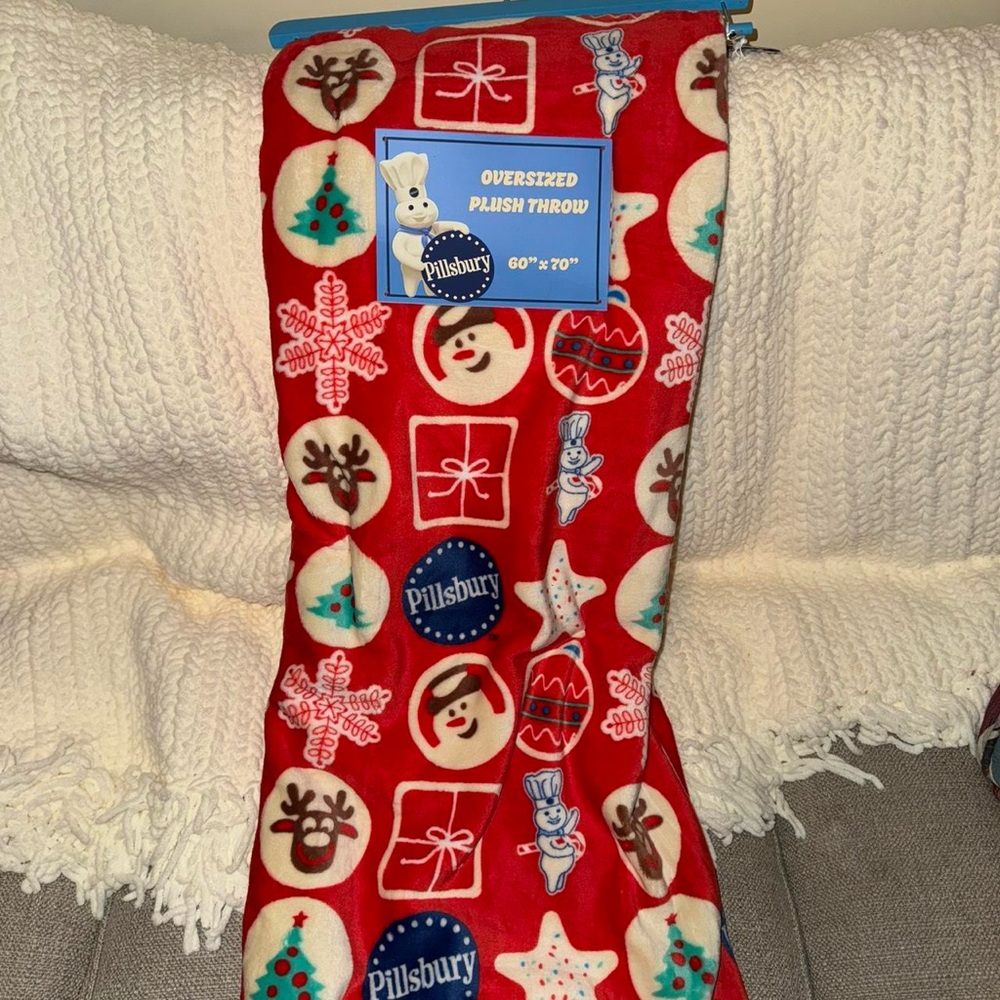 Pillsbury Holiday Plush Throw Blanket - Red